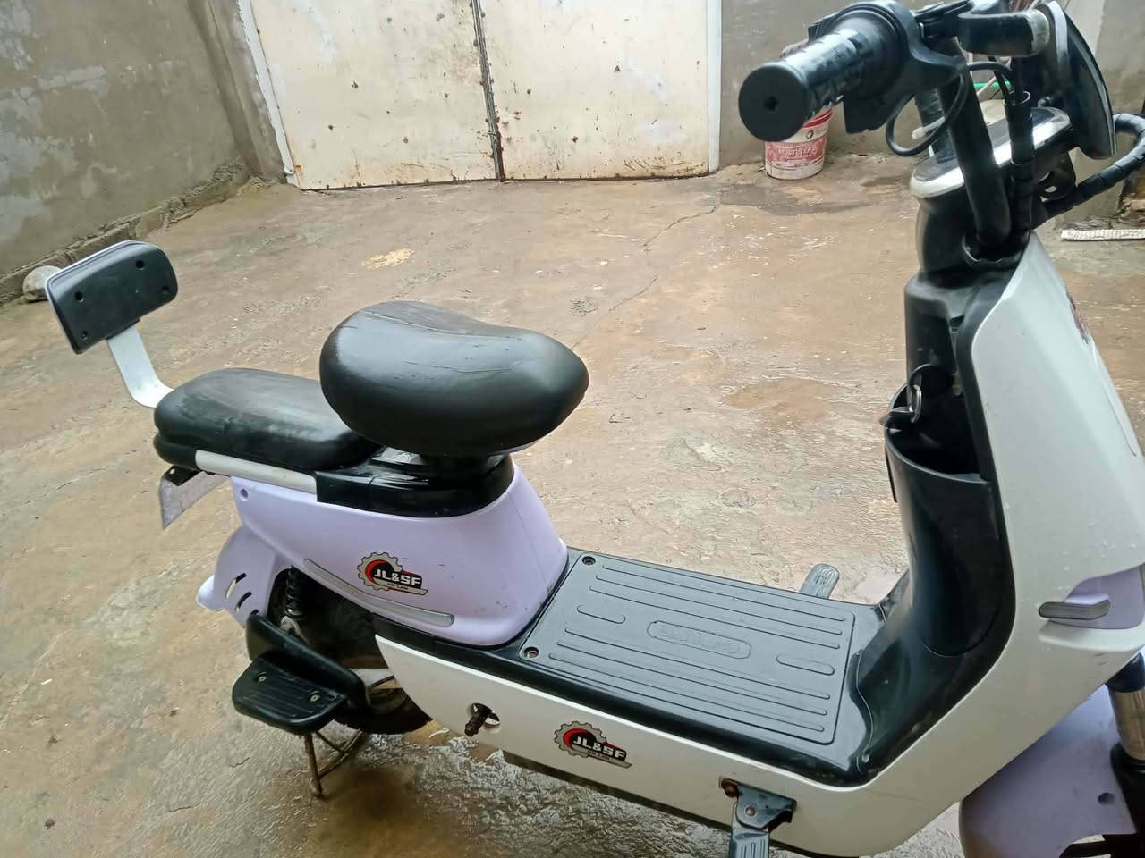 متاح ماطور شحن حجم 14 كلو شغال نضافه خير من الله السعر 150 وبي مجال مكاني حي النتصار شارع 30 اليريدو يخبر عل رقم ***********
