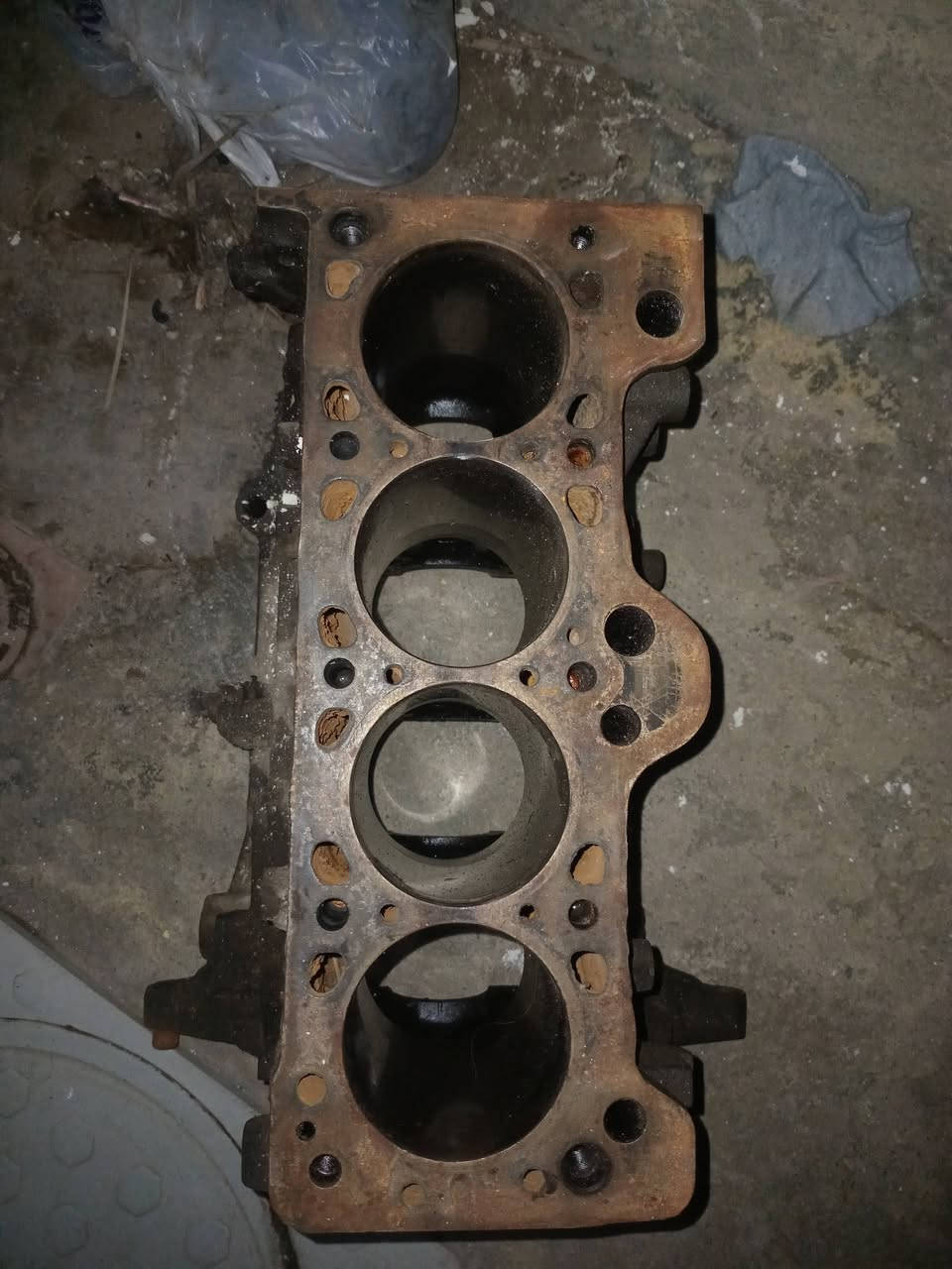 السلام عليكم للبيع سلندر وبساتم واذرع مال فيرنا سلندر بدون حاشيه نضيف مكاني بغداد الشعب ***********
السعر ٧٥
