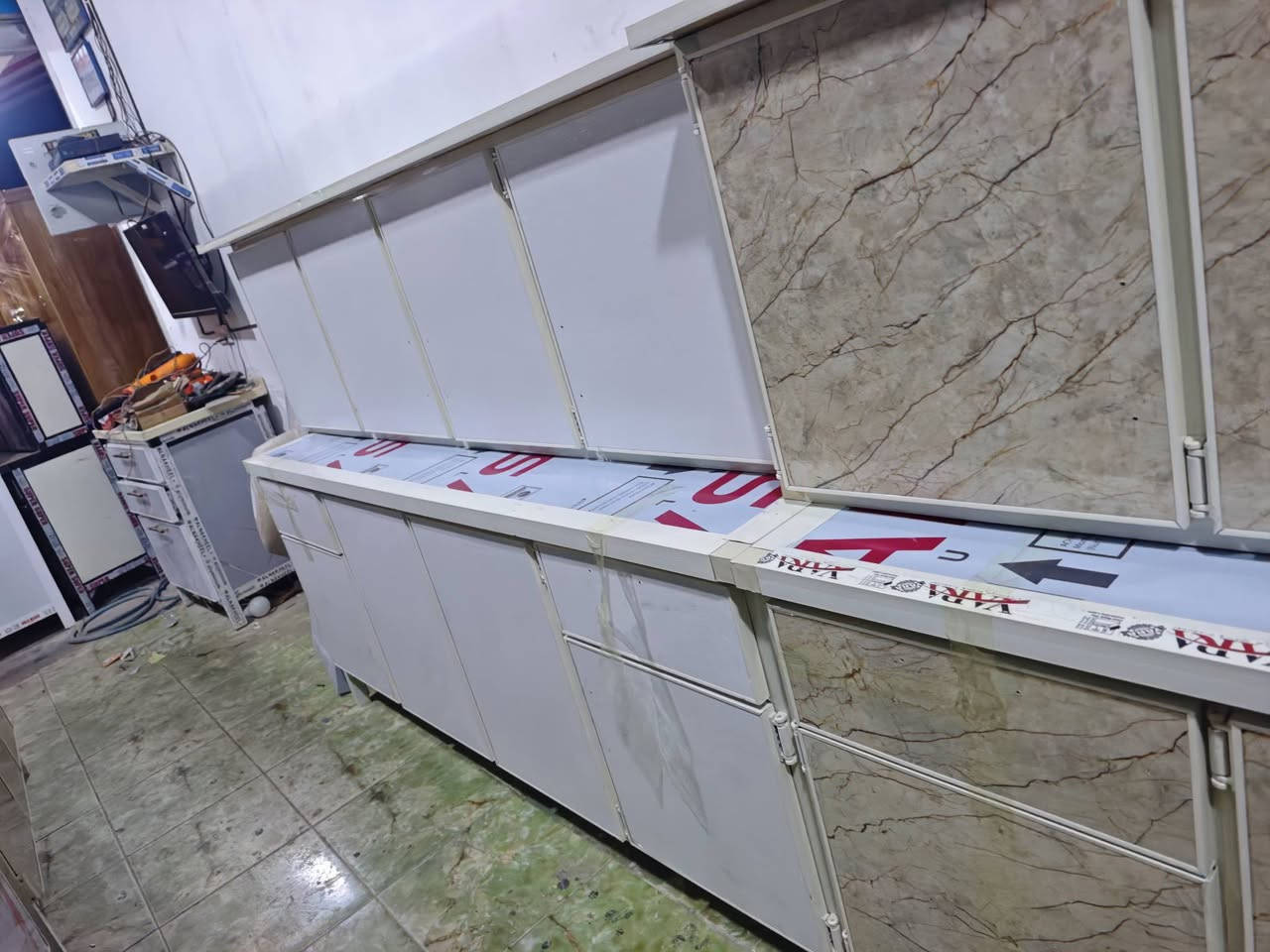 توفرت وجبة كاونترات قياس متر ونص ومترين
#اسعارنا_تنافسية
ديالى بعقوبة الشارع الخدمي للمفرق مقابيل العزات 
للاستفسار 
***********
 ***********
متوفر خدمة توصيل كافة المحافظات
