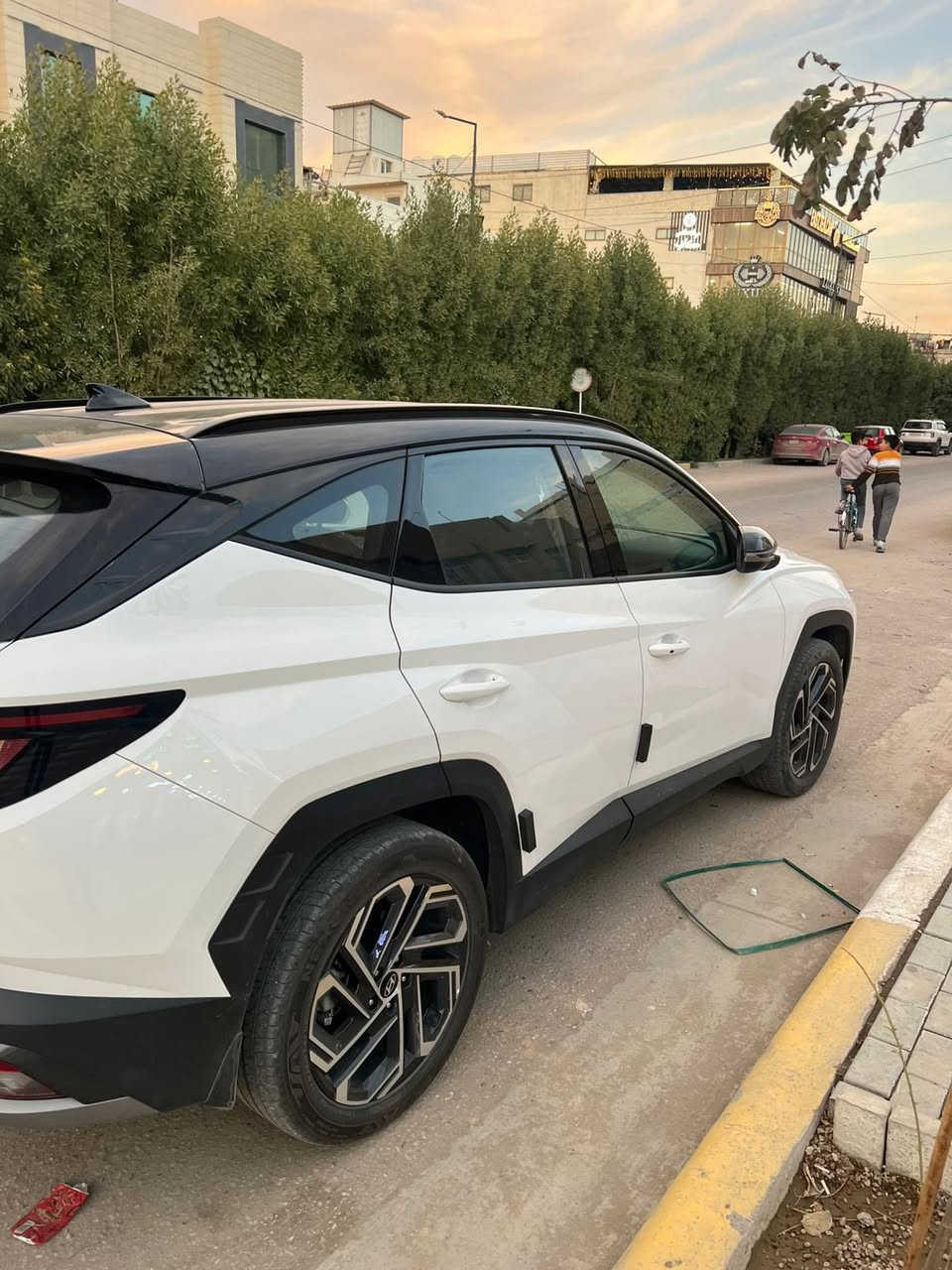 توسان 2025 تو كلر بلادي
زيرو بعدهي السياره رقم بغداد 
مكفوله من الضربه والصبغ السياره جديده 
بدون نقص مكاني كربلاء 
*********** بس اتصال ماجاوب خاص
