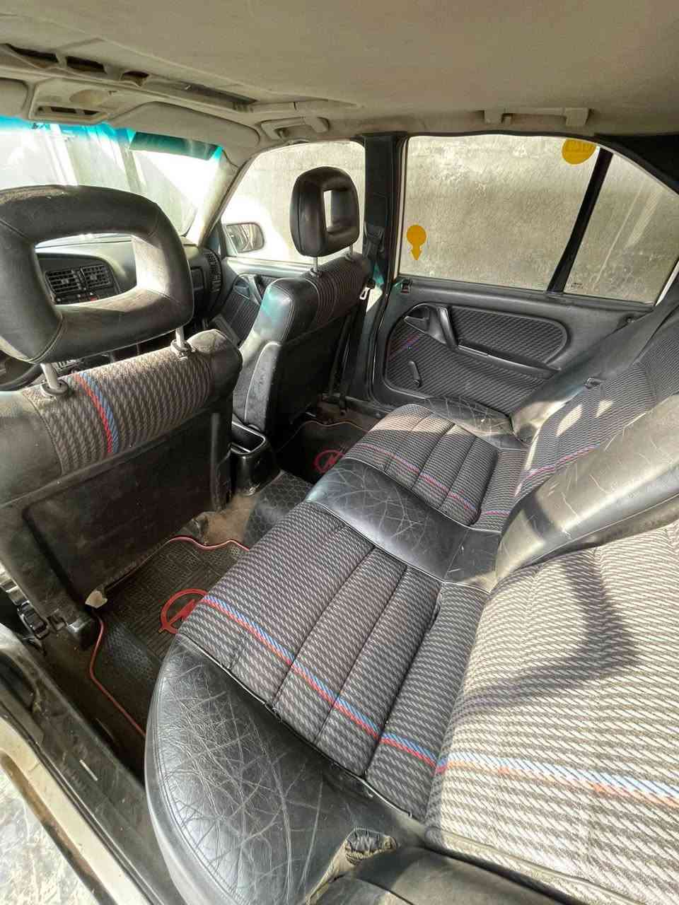 اوبل اوميكا موديل 1991 للبيع فقط الكير عاطل يرادله كير نظيف مكان سياره كركوك و رقم سياره كركوك السعر 30 رقم موبايل ***********
