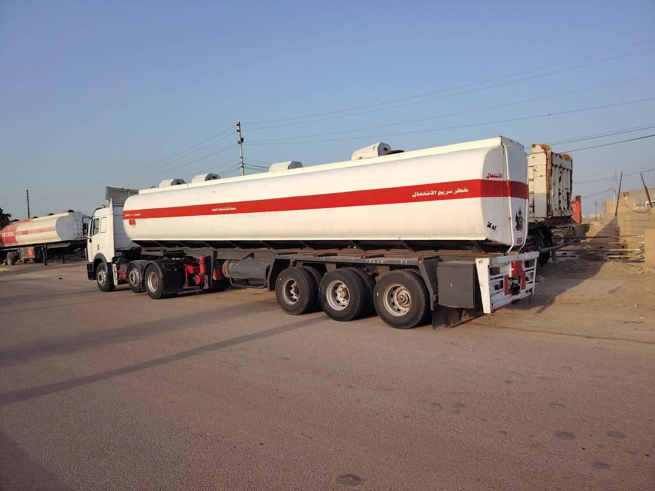 للبيع ــ كرواتي ــ موديل 1996ــ حجم 1853ــ سنكل عمل
حموله 41بياضات و37اسود تخم تاير 
لاستفسار ***********
وقت العمل 8.00صباحا الى 6.00مساء
