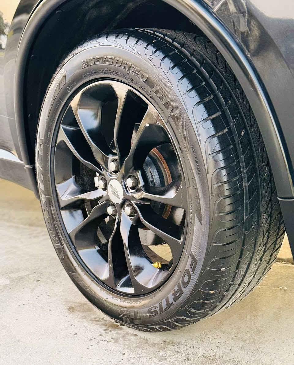 أسلام عليكم دورنكو للبيع  او مراوس مديل 2020 امريكي حادثه جاملغ وبنيد وجاملغ كلير فقط مواصفات السياره جنطه كهرباء شفتات ستيرن مكينا 6سلندر سبعه راكب 3قطع تبريد كشنات كهربائه ستيرن تدفه تبريد اشاير بل مري حساسات بل دعاميه السياره بسمي تحويل مباشر السياره تخم تاير صدر امامي خلفي تبريد ثلج كير مكينه خير من الله تجي وتشوف بعينك السياره مال بيت ما متعوبه مكاني بغداد حي اور السعر 225 وبيه مجال انتصل ***********
