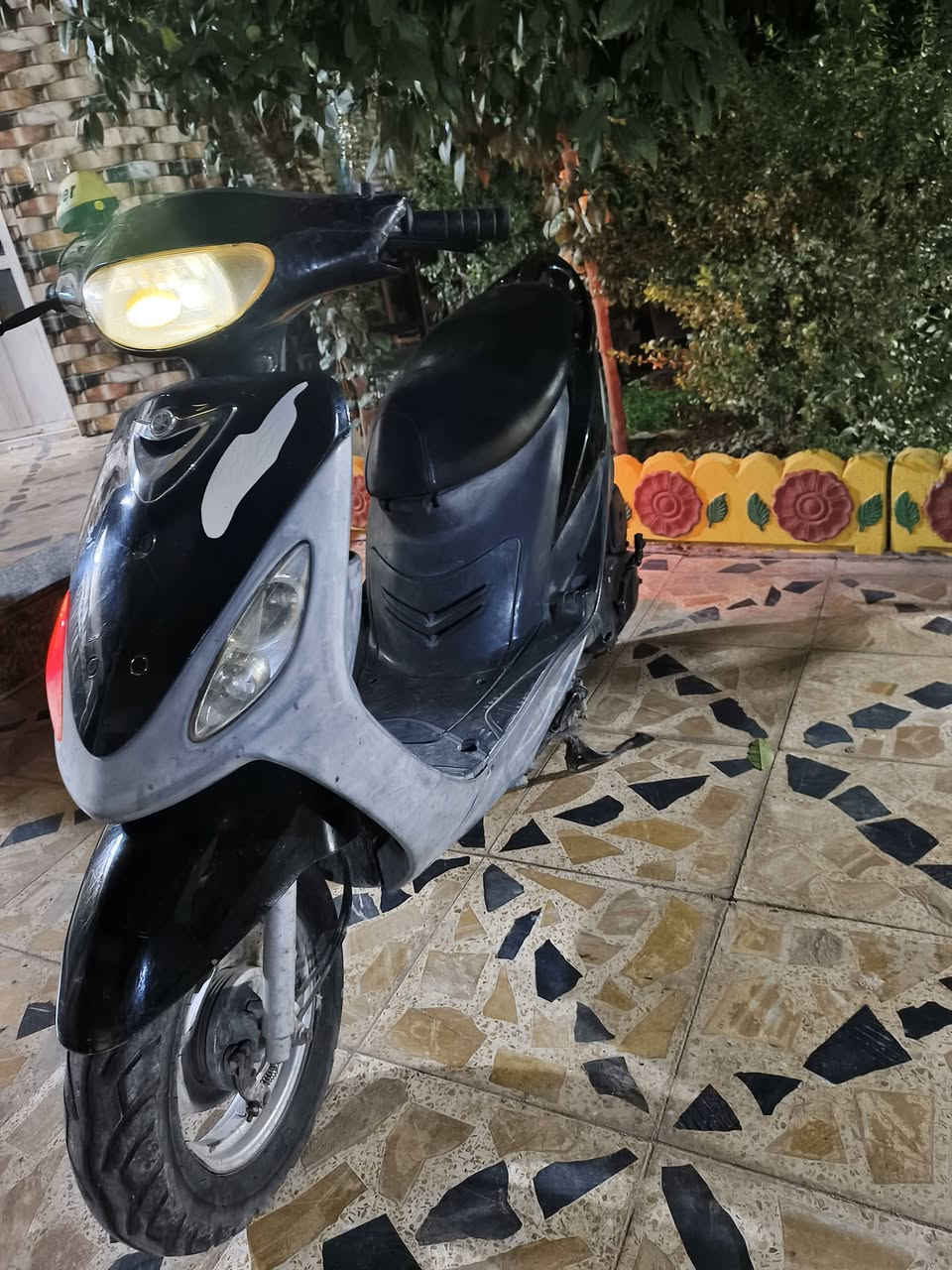 السلام عليكم شباب
دراجه للبيع نوعهه ماكس منغولي 
سعرهه 500 الف وبيهه مجال للطيبين
بوشه 49 كلشي شغال بيهه 
سلف وهندر شغال ودراجه نضيفه الله شاهد عليه
عنواني بغداد بوب الشام مال حسينية الراشديه 
اذا تحب تستفسر بعد وتشتري اتصل على رقم ***********
