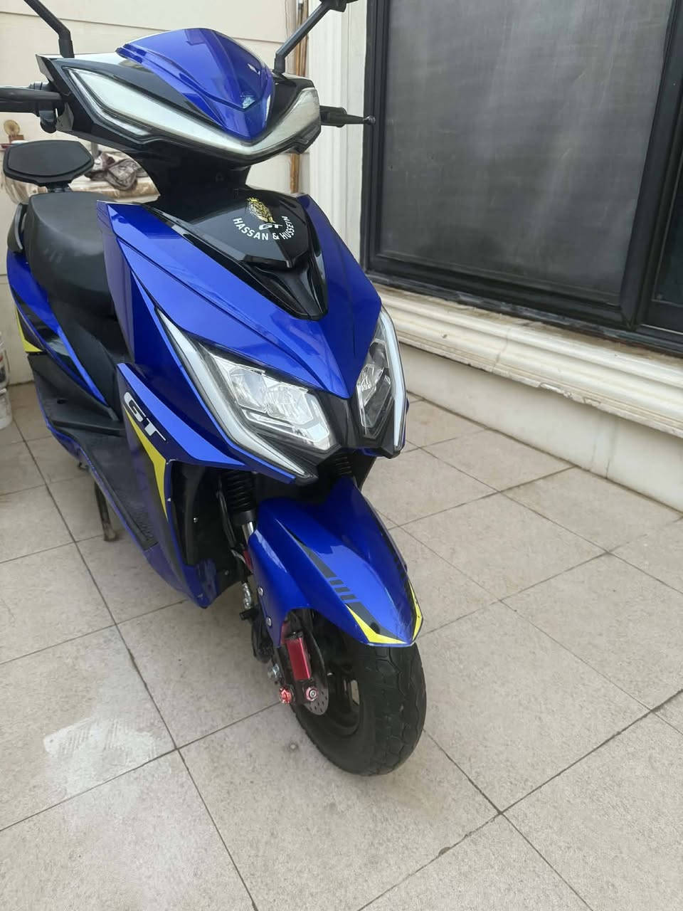 السلام عليكم دراجه شحن للبيع الدراجة كامل مواصفات مكفولة كفالة عامة فقط شخوط في الكفرات كما موضح في الفيديو الدراجة ماشية 3500 سعر الدراجة 800 الف وبيه مجال 
رقم الهاتف *********** بي واتساب
