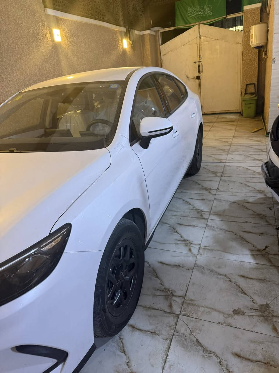 سيارة بي وإي دي سيل فايف ٢٠٢٥ ابيضّ رقم بغداد ماشية ٢٠٠٠ بعده زيرو مكفولة كفالة عامة مكان السيارة بغداد استفسار اتصل على الرقم ***********
