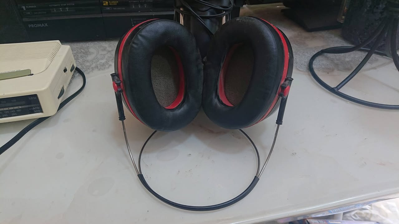 مو سماعة
فقط كاتم صوت السعر 20


**إذا كنت صاحب هذا الإعلان وتريد حذفه لأي سبب، رجاءا أرسل رسالة إلى الدعم الفني**