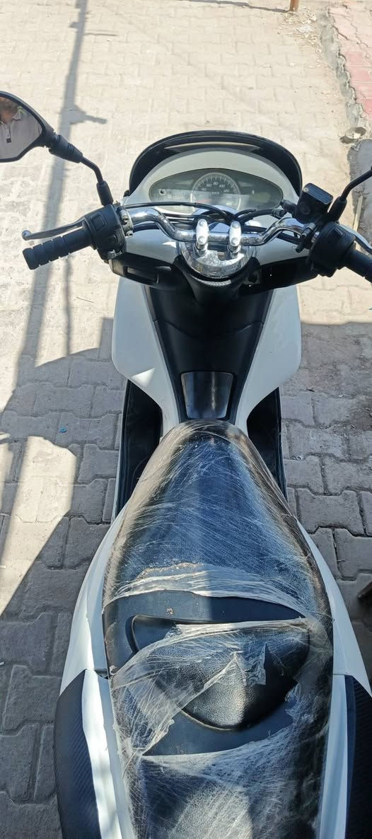 بي سي اكس جيل اول ياباني 150 اي نقص مابيها مكانك بغداد
السعر مليون و 500 بيها مجال قليل ***********
