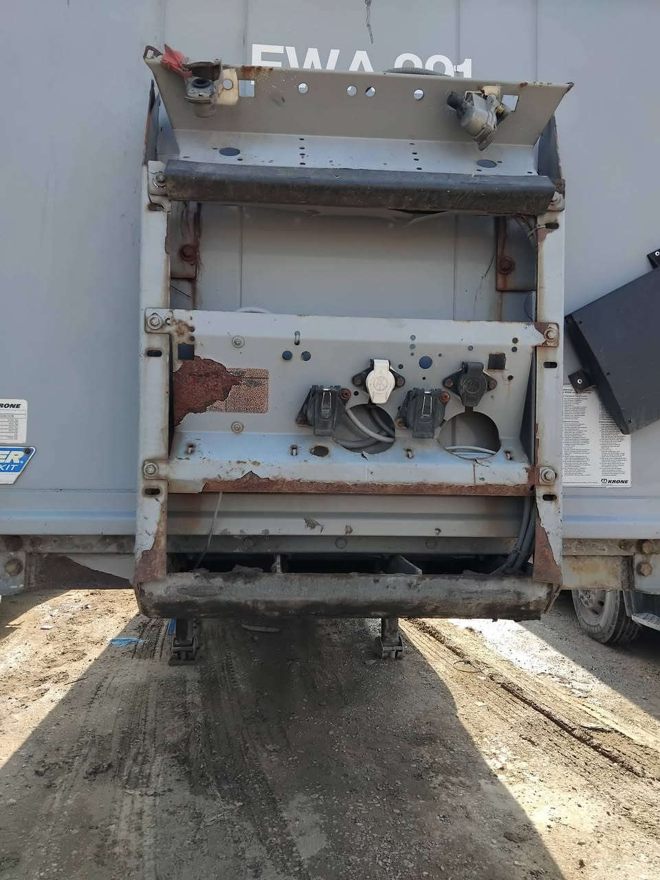 سلام عليكم  عربانه  أوربية موديل 2014. كرونه   منفيست تخم تاير   السعر 60 $,وبيها مجال  العنوان بغداد ***********
