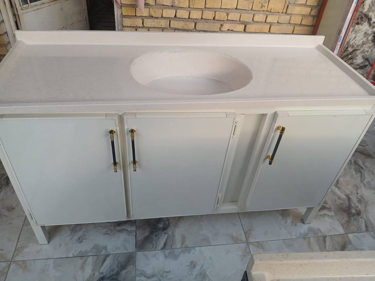 سلام عليكم اخوان
وجبه جديده سنك متر ونص   السعر ١٥٠
 واصل البيت داخل الفهود 

ميز مترين واصل ١٥٥
***********
