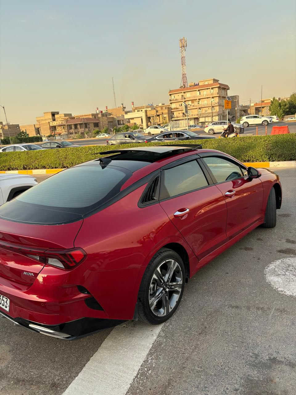 السلام عليكم Kia K5 خليجية 2023 وكالةNlM
مكفوله كفاله عامه مكانه بغداد 
‏فول مواصفات ماشيk�38الف كيلو 
السعر 19600$
***********
