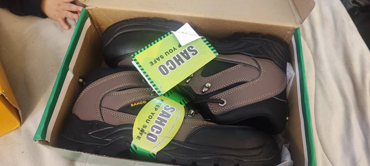 سيفتيات جدد قيمهن بما يرضي الله وخذهن ***********
