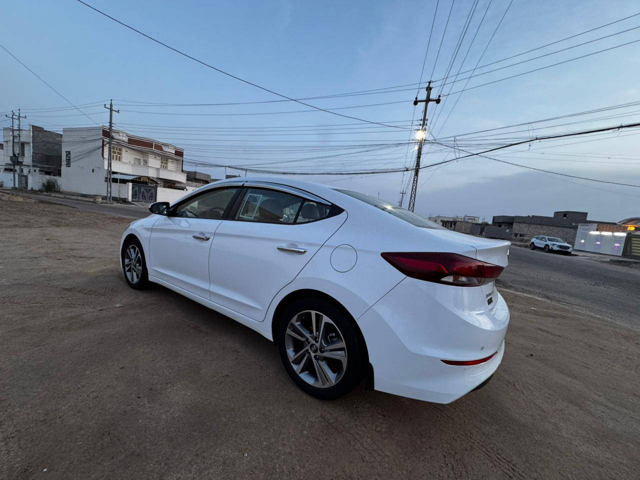 #هيونداي النترا 2018 خليجي
🙅🙅
 فول 1/1 عده البصمه 
كشنات جلد اصلي 
فتحه سلايت  
فول تحكم استيرن
مري شفط وترحيب 
شاشه جبيره 
داخل صاج 
قطعتين تبريد 
نضام سبورت 
حساس اصلي 
يدات نيكل 
محرك 2000 دوش 
اربعه دسك 
مكفولة كفالة عامة 
مكان السياره الأنبار الرمادي 📍
للاستفسار الاتصال على الرقم 
***********
