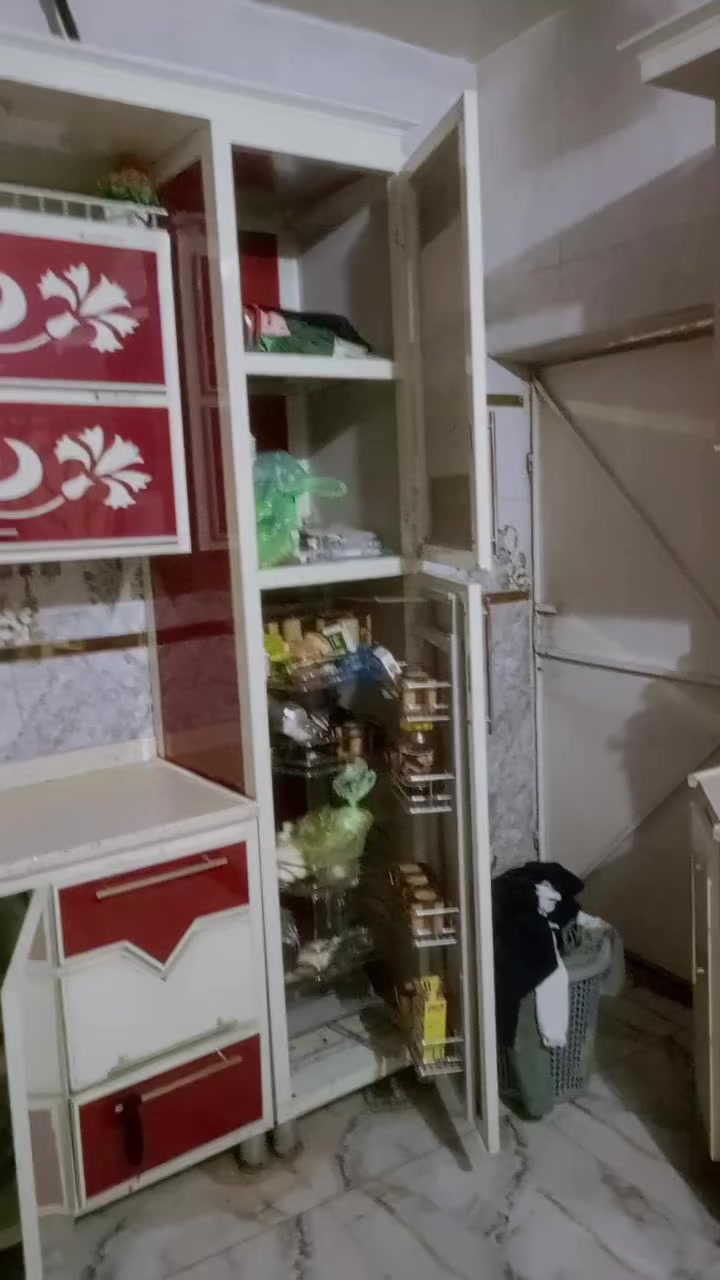 مطبخ تفصال درجة اولى نضيف جدا مستخدم العنوان الحرية ***********
