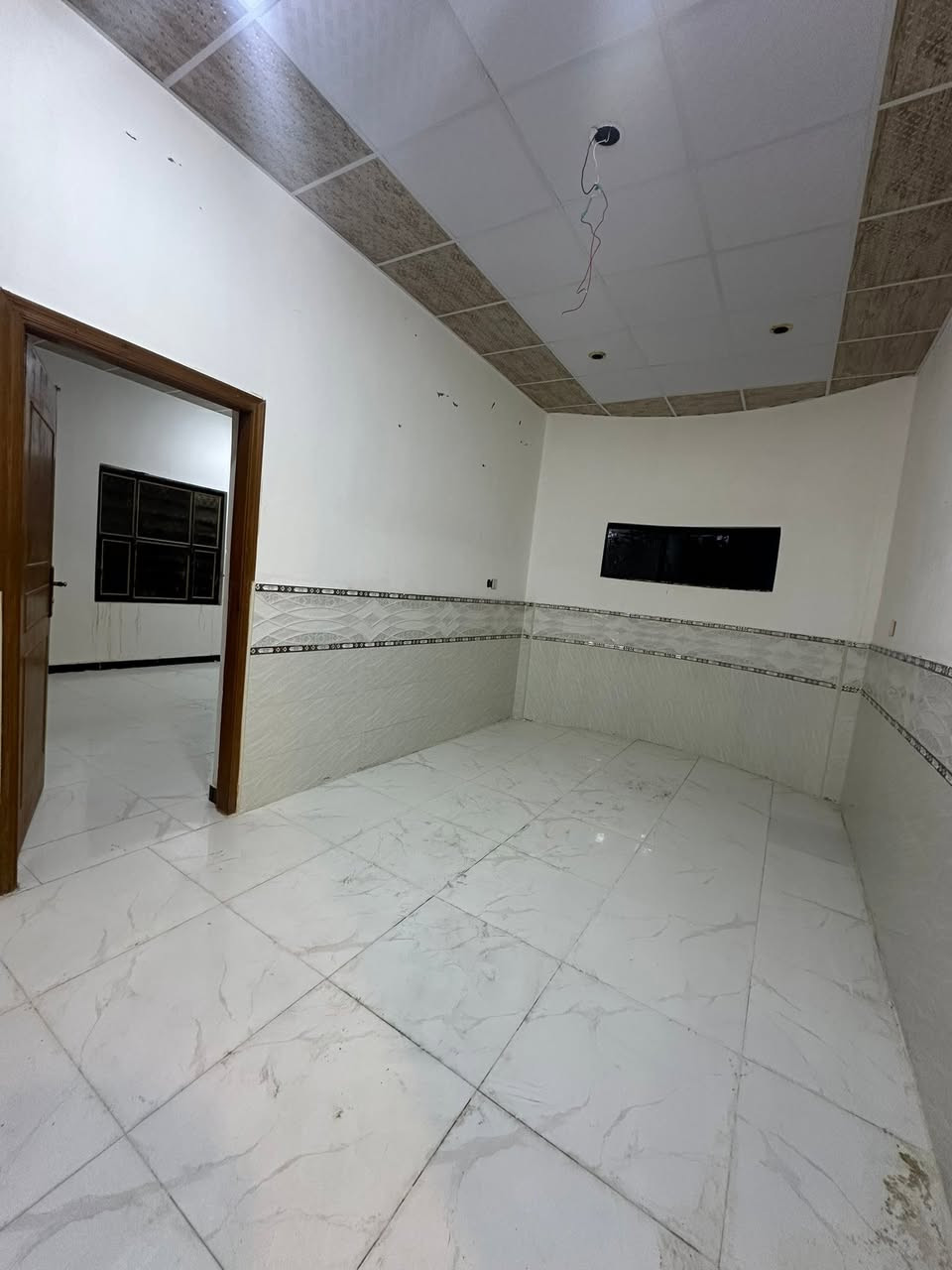 الايجار شقه مهيجران بناء حديث
غرفتين صاله ديوانيه طارمه مطبخ صحيات
اجار400الف ***********📞
