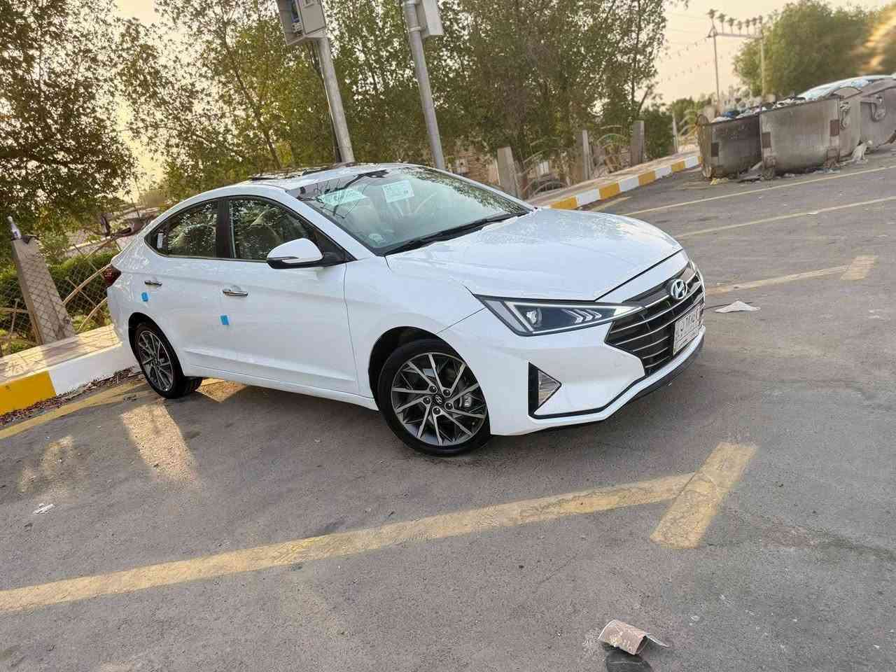 الانترا 2020 خليجي رقم بغداد
السياره جديده وكل نقص مابيها بيها كلير بلجاملغ الخلفي وبلبنيد السياره جاهزه وحلوه رقمها بغداد 
بعد الها شهر واحد وتصير حره مكانها ذي قار 
***********
