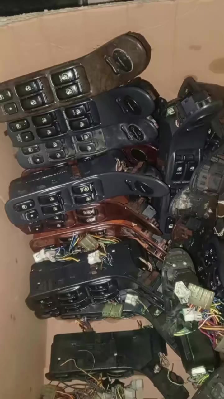 وصلت كميه كنترولات سوناتا تو
للحجز والاستفسار المراسله على الخاص 💌💌 
يوجد خدمه توصيل كافه محافظات العراق 🚙🚕 
للحجز مراسله واتساب ***********
