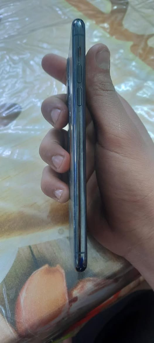 ايفون 11برو ماكس مبدل فقط بطاريه وضهر مكسور لباقي كلشي مبيه ذاكره 256 ومال شركه اول منزل اخذته وياه حته كارتونته وليبل مال جهاز سعر 200 استفسار مكاني بغدادرقمي ***********
