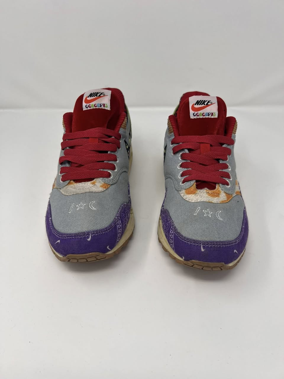 Nike air max mellow 
باله فيتنامي  قياس 41(26سم) ، مستعمل نظافه 95%, القطعه قمه في الجمال، السعر 25 الف دينار ، يوجد توصيل جميع المحافظات


**إذا كنت صاحب هذا الإعلان وتريد حذفه لأي سبب، رجاءا أرسل رسالة إلى الدعم الفني**