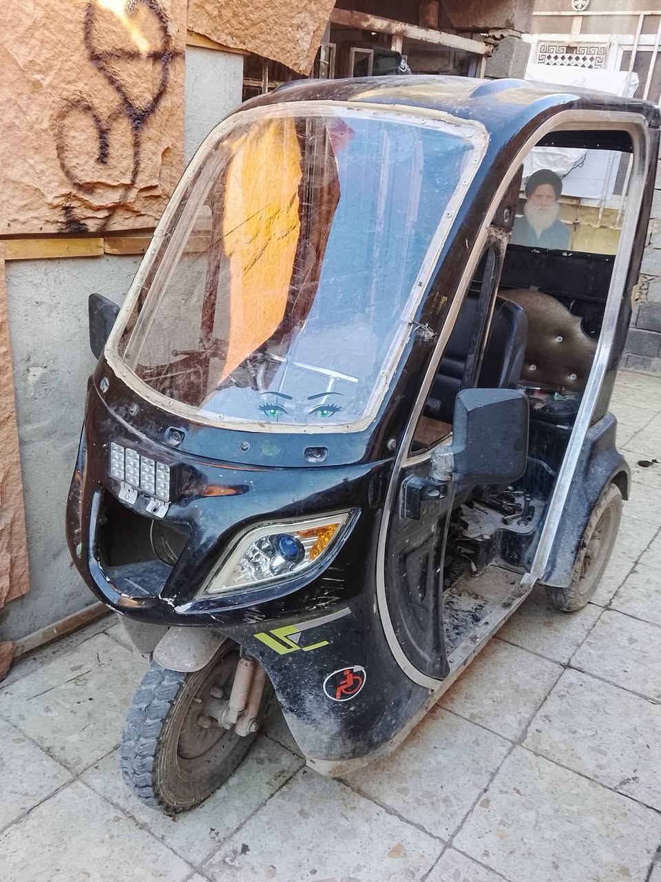 تك تك معوقين للبيع العنوان بغداد مدينة الصدر السعر 1400 هاتف ***********. ابوسجاد
