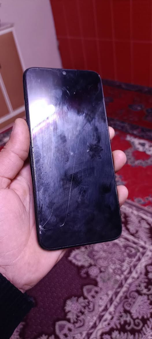 ڕیدمی8بۆفرۆشتن بێ عەیبەدرزو شکاوی تیایە2سیمەنرخ35\***********
