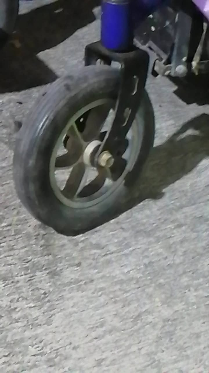 كرسي كهربائي للبيع نضيف جدا سعره 400 وبيها مجال قليل مكاني  بغداد بطارية صنع٢٤جهاز تحكم اصلي وسريع تيرات جوب بلس خلفيه وامامي حجم كبير المنيوم


**إذا كنت صاحب هذا الإعلان وتريد حذفه لأي سبب، رجاءا أرسل رسالة إلى الدعم الفني**