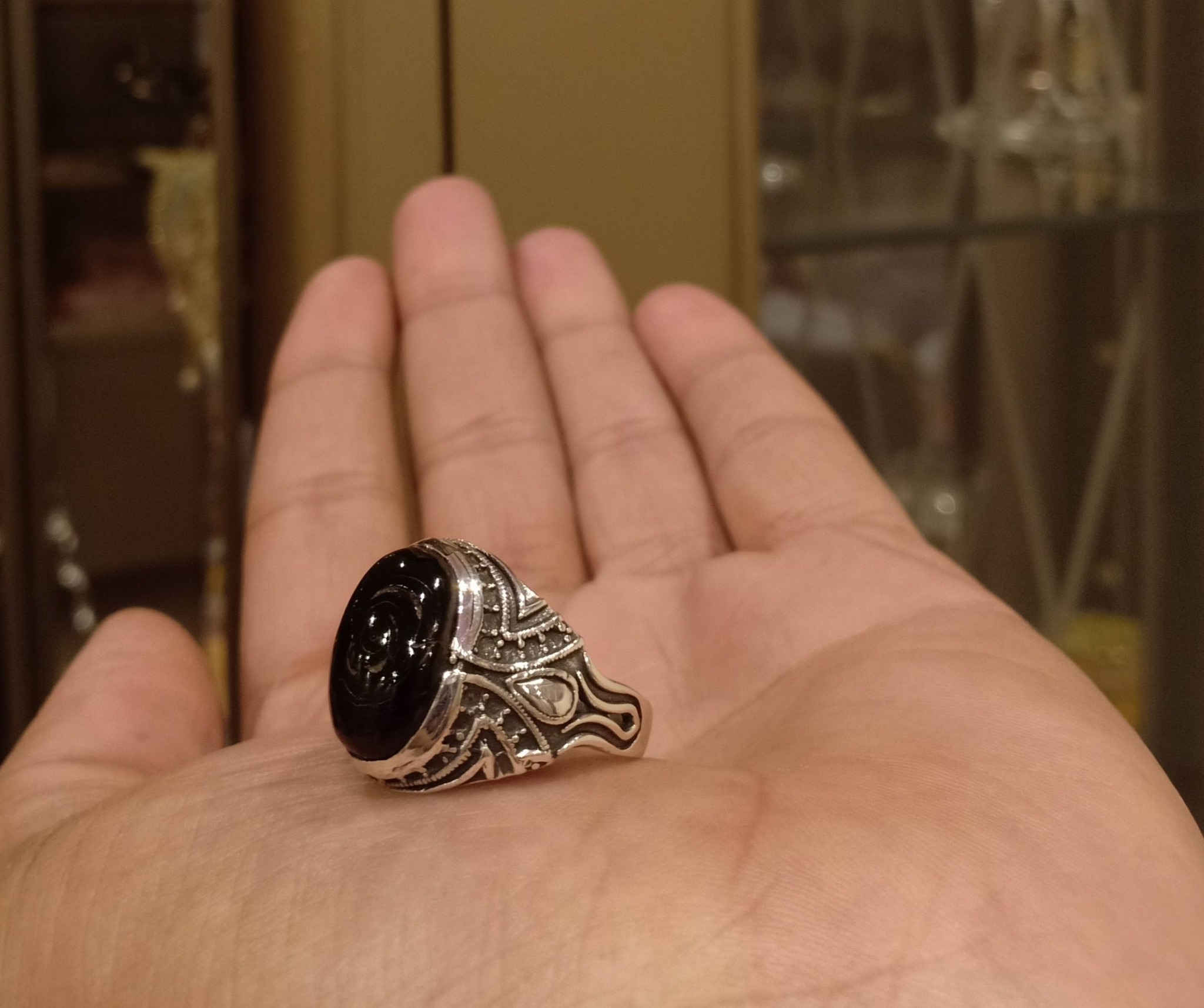 عرض صدقني مش هيتكرر تاني هتلحق يا ما تلحقش خاتم فضه عيار ٩٢٥ بحجر من نوادر حجر اليسر البحر الاحمر الطبيعي وحط تحت كلمه طبيعي مليون خط حاجه تحفه زي ما حضرتكم شايفين حاجه بسم الله ما شاء الله 
وربنا يبارك لصاحب النصيب لاول حاجز ب ١٢٠٠جنيه
يوجد شحن لاي مكان في مصر 🇾🇪


**إذا كنت صاحب هذا الإعلان وتريد حذفه لأي سبب، رجاءا أرسل رسالة إلى الدعم الفني**