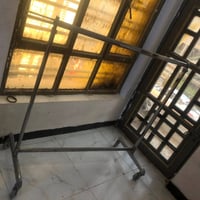 ستاند عرض • متر ونص • ينفتح لمترين