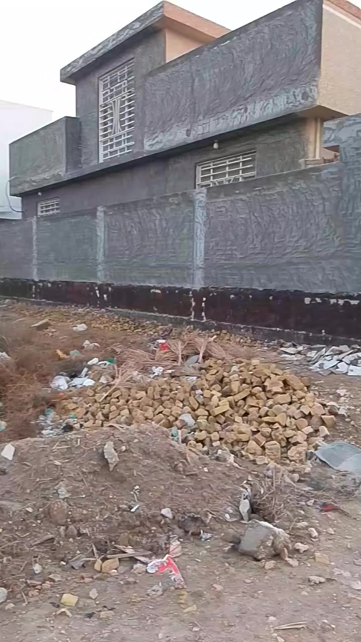 قطعه للبيع مساحه 200م
بابل ورديه داخل قرب الأمام سيد موسى 
السعر ب25
طابو زراعي سند 25 
***********
***********
