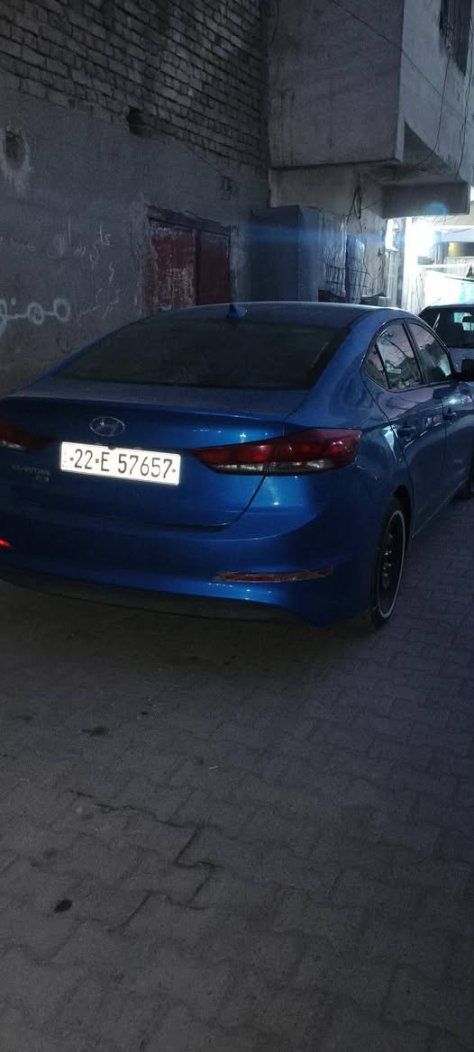 اسلام عليكم سياره الانتره 2017 بيها 4 قطع رقم شمالي جديد سعر 115عنوان بغداد رقم الهاتف ***********
