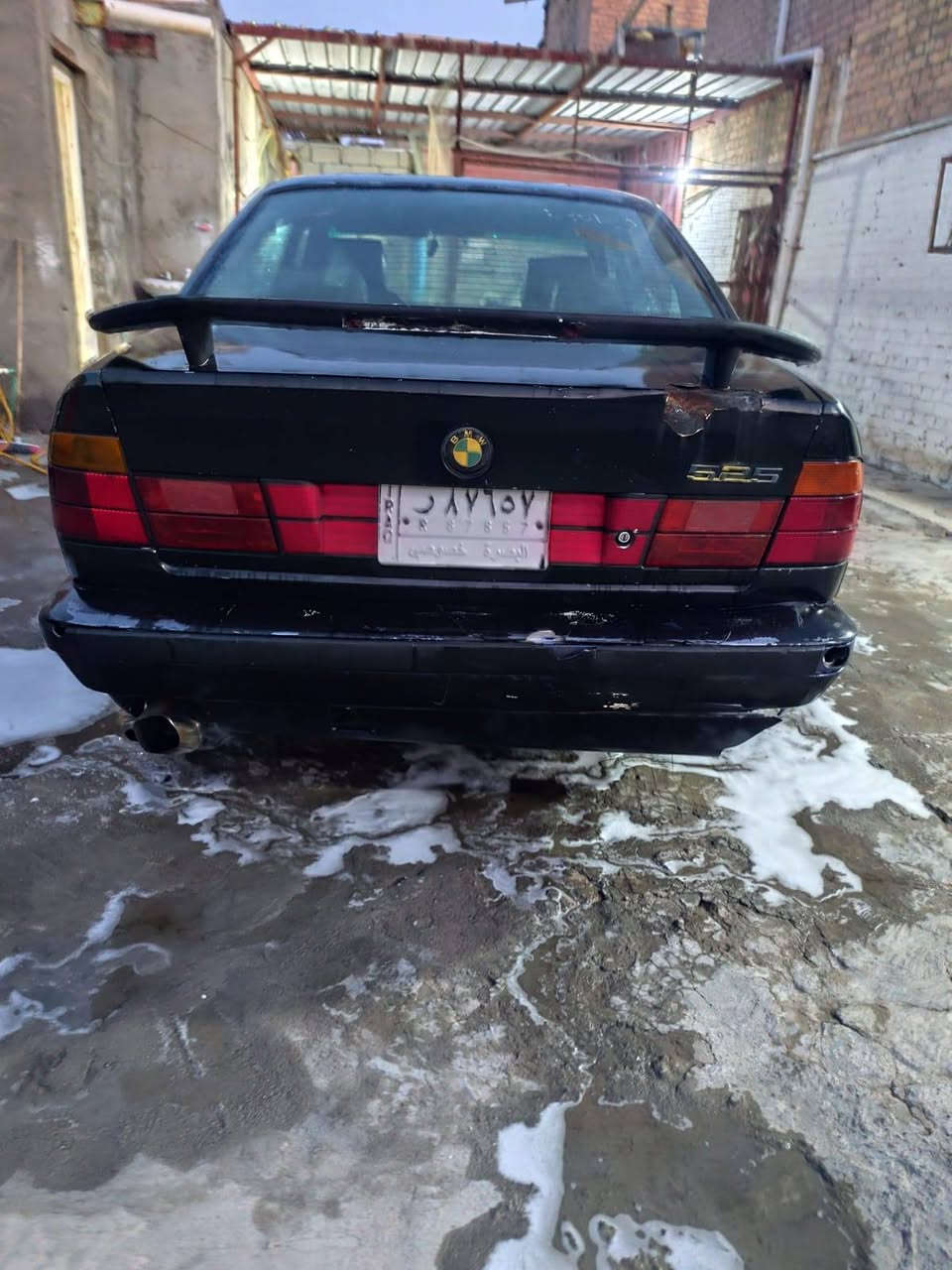 Bmwمودي91 السنويه منتهيه بل 19 السيارة مكينه كير جدد جاهزة بصرة مكان السيارة 5ميل رقم الهاتغ ***********   السعر33وبيه مجال قليل
