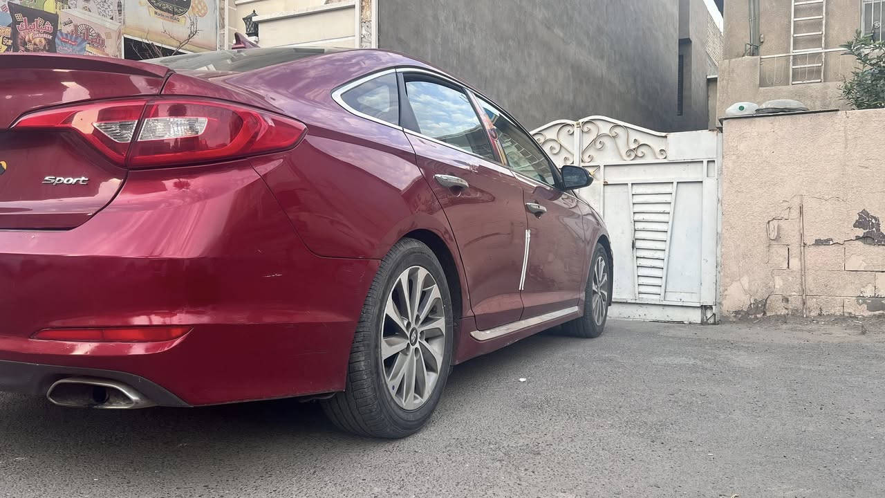 السلام عليكم
سوناتا ٢٠١٥ أمريكي

السيارة فول مواصفات بدون فتحة 

رقم بغداد الرقم الجديد 

حادث جنطة وجاملغ خلفي
***********
