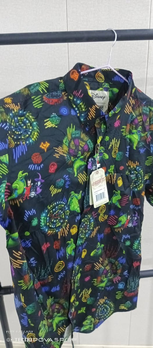 قميص ماركة اصلي مسعر بالليبل 70دولار سعر القطعة يمي 25 الف واصل متوفر 4 قطع فقط 
قطعة L
قطعتين XL
 قطعة 2XL


**إذا كنت صاحب هذا الإعلان وتريد حذفه لأي سبب، رجاءا أرسل رسالة إلى الدعم الفني**