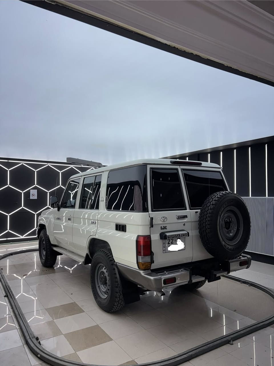 السلام عليكم 
لاندكروزموديل٢٠١٧
محرك ديزل كاز
١٠٨كم كفالة عامة
***********
