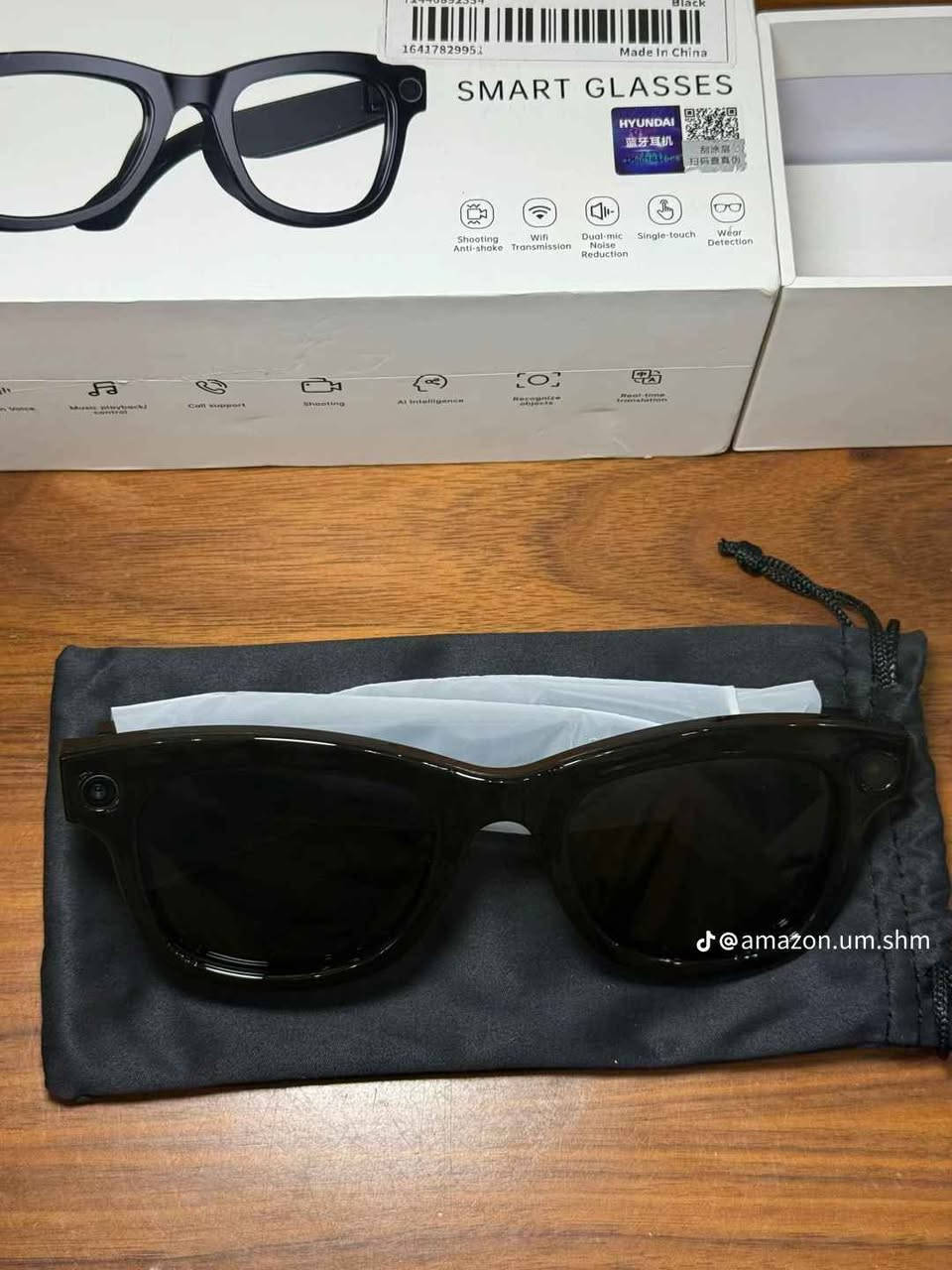 النظارات الذكية (Smart Glasses)** المتطورة! إذا كنت تبحث عن الأناقة والذكاء الاصطناعي في منتج واحد، فهذه النظارة هي خيارك المثالي اليومي.
**لماذا هذه النظارة الذكية مميزة؟** 👇
 * 📸 **تصوير احترافي وثابت:** تدعم نظام تصوير ومقاطع فيديو مضاد للاهتزاز (Anti-shake) لتوثيق لحظاتك بدقة.
 * 🧠 **ذكاء اصطناعي متكامل:** ميزة التعرف على الأشياء (Recognize objects) والترجمة الفورية الذكية (Real-time translation).
 * 📞 **مكالمات وموسيقى واضحة:** تدعم تشغيل الصوتيات وإجراء المكالمات مع ميكروفون مزدوج وعازل متطور للضوضاء (Dual-mic Noise Reduction).
 * 🗣️ **التحكم الصوتي واللمس:** يمكنك تشغيلها عبر الأوامر الصوتية (Wake on Voice) أو بلمسة واحدة مريحة (Single-touch).
 * 📡 **اتصال سريع:** نقل البيانات والفيديوهات بسهولة فائقة عبر الواي فاي (Wifi Transmission).
 * 🔋 **مستشعر ذكي للارتداء:** تتعرف النظارة تلقائياً عند ارتدائها أو خلعها لتوفير الطاقة.
💼 **التصميم:** أنيق، عصري باللون الأسود الملكي، ومريح جداً للعينين للاستخدام الطويل.
💰 **السعر:** [85 الف ]
🚚 **توصيل مجاني  متوفر لجميع مناطق النجف الاشرف 
للطلب أو الاستفسار، تواصل معنا مباشرة عبر **رسائل الصفحة** أو من خلال الواتساب على الرقم: [***********] 📲 النجف, العراق
