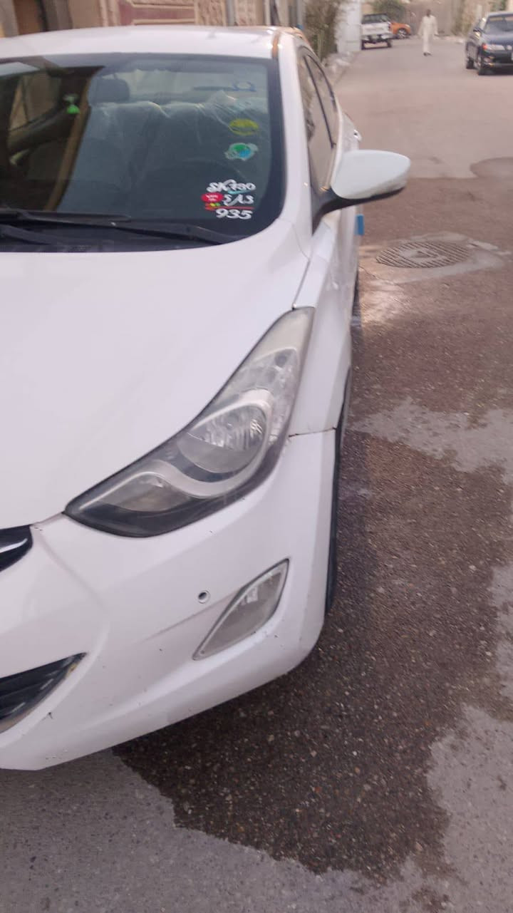 سلام عليكم سياره انترا موديل 2012 بيه ضربه خلفي رشلت قليله سعر 85 بيه مجال قليل البصره زبير ***********
