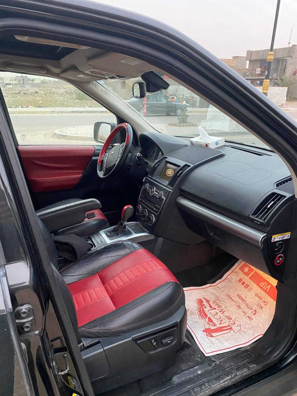 لاند روفر موديل 14 مواصفات LR2  مكفولة خمسة راكب محرك أربعة اسلندر رقم اربيل سعره 125وبيه مجال لتواصل على الخاص *********** بغداد, العراق
