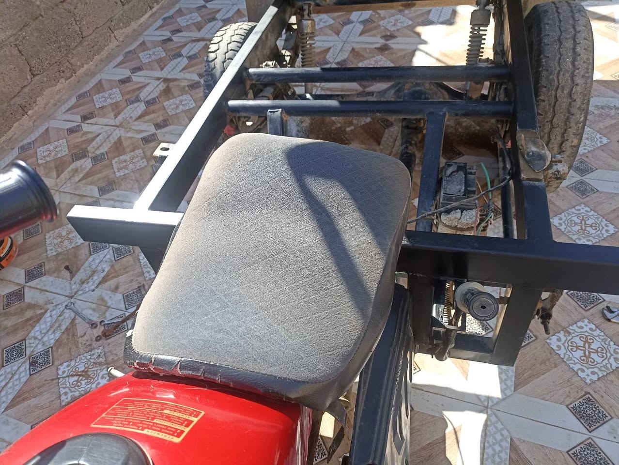 سلام عليكم ستوته مرقمه رقم وسنويه  للبيع موديل 2018 مكينه 2018 مكينه ما مفتوحه بس مفيلسه  الشاصي شرط بس بودي يرادله جماليه ستوته كدام العين  كلشي بيها شرط وايرمنيه كلها شغاله من تاير للتاير وشرط نكره سلف رقم *********** السعر خاص او اتصل او واتساب
