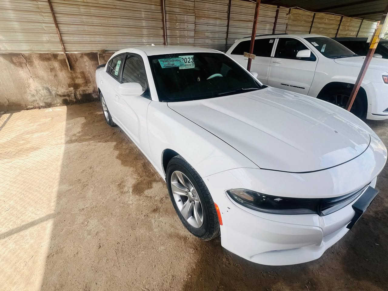 السلام عليكم
دوج جارجر موديل 2023  اصل حره بدون ارقام منفيس بأسمي تترقم جميع المحافظات وارد أمريكي حادث سرقه السيارة وشادين قطع وصابغهن صور السونار بالمنشور وبيها تعديل بارد بالقماره من امريكا موضحه بالصور 
مواصفاتSXT معروفه كشنات حضن مخمل حساسات شاشه كبيره تحكم ستيرن مكينه وكير جديد محرك 6 سلندر وباقي المواصفات معروفه السعر 155 وبيه مجال 
مكان السياره البصره قضاء القرنه 
للاستفسار الاتصال/ ‭0788 498 6898
