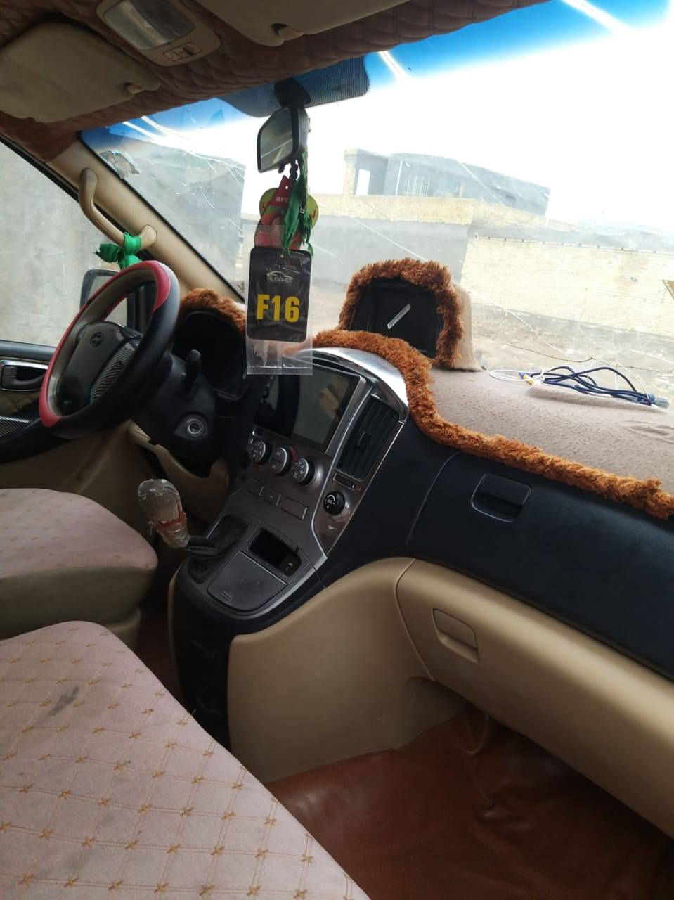 سلام عليكم ستاركس للبيع 2009
محرك كير تبريد مكفولات جاهزه دوشمه حداده 
تخم تاير سنويه ما منتهيه  رقم بابل مشروع وطني
عندي بيها وكاله 
بيها جاملغ وشويه عابر ع باب قليل 
السعر 131وبيها مجال قليل 
مكان ميسان 
***********
***********
