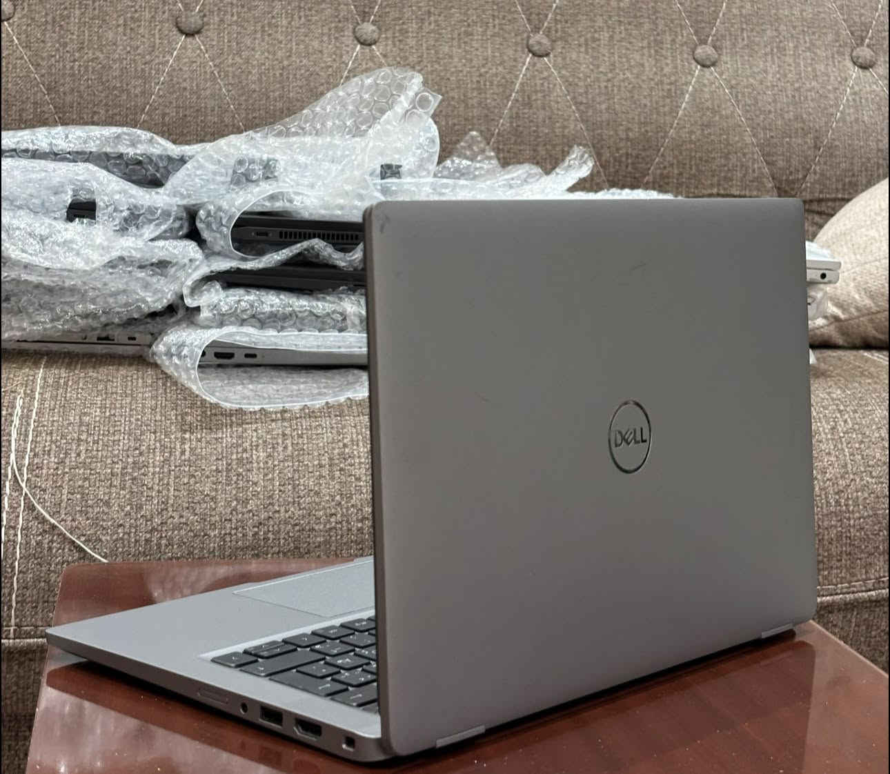 Dell 5320 🤍🔥
تجي بمعالج 11th Gen Intel(R) Core(TM) i5-1145G7
الرامات تكون 8 GB ومتوفره نسخه ال 16GB🪄
الهارد PC711 NVMe SK hynix 256GB سرعه عاليه🔥
كرت الشاشه Intel(R) Iris(R) Xe Graphics⚡️
كيبورد ضوئي🌟
كاميرا مع غالق للكاميرا 🪐
السعر :325 شامل التوصيل لنسخه 8GB
السعر:375 شامل التوصيل لنسخه 16GB


**إذا كنت صاحب هذا الإعلان وتريد حذفه لأي سبب، رجاءا أرسل رسالة إلى الدعم الفني**