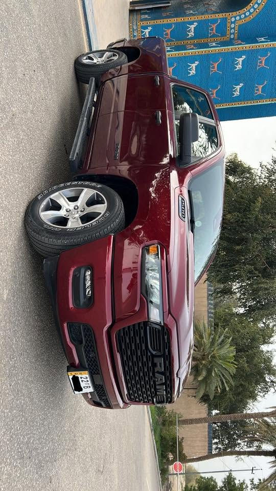 ‎السلام عليكم
Dodge RAM  2025 الشكل الجديد

V6  3600 
‎✅المواصفات : 
رادار امامي وخلفي وحساسات امامي وخلفي
‎شاشة وسطية كبيرة كاري بلي واندرويد اوتو
‎نقاط عمياء 
‎كاميرا خلفية  
‎تشغيل بصمة (stop/start)    
‎كير اوتوماتيك 8 سرعات  
‎تحكم ستيرن 
‎مثبت السرعة 
‎نظام توفير الوقود eco mode
‎نظام مانع الانزلاق و الثبات
‎عداد المسافة / 6 الف فقط اخت الزيرو
‎سيارة باب سكن صبغ فقط بدون تبديل بدون ايرباك بدون
‎ اي ضرر داخلي
‎الموقع / بابل الحلة
مرقم اربيل كامل باسمي هزة وسنوية جديد
تحويل مباشر
***********
