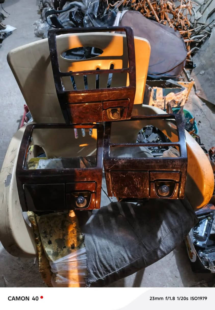 غراض راس الثور فلات شرط حاويه السعر مناسب العنوان ميسان كميت توصيل جميع المحافظات ***********/***********
