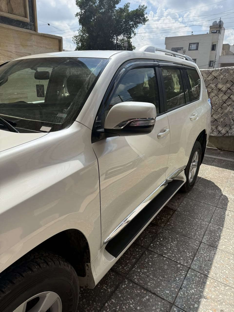 السلام عليكم سياره البيع برادو خليجي شركة ساز. موديل ٢٠١٩ مكفوله كفاله عامه ماعده طخه بسيطه جدن بل باب مال الصندوق مسويه بارد متبين ماشيه ٩٥ الف حقيقي سعر ٣٩٠ ورقه بيه مجال بصيط مكان السياره بغداد الدوره رقم الهاتف ***********
