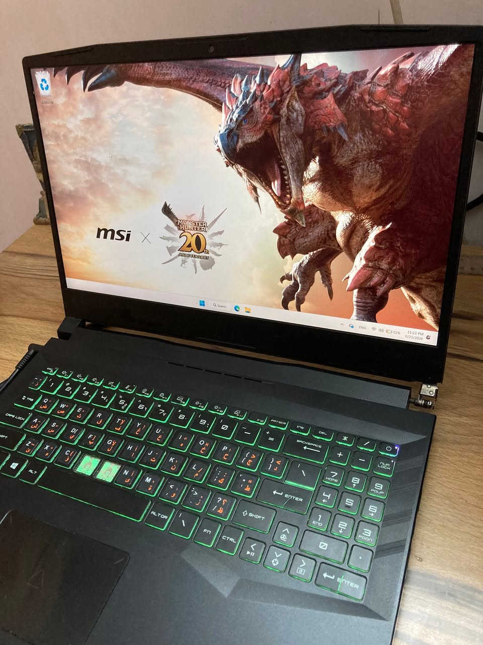 السلام عليكم شباب
لابتوب الكيمنك الاحترافي من Msi فئه
 Pulse GL66 11UK 
لابتوب كله شغال بدون اي خلل مضمون نضيف 
فقط بي اثنين زر مشلوع لكن يعمل طبيعي 
و قبغ الزاويه الايمن

ياتي بالعتاد الاتي

شاشه حجم 15.6 انش بمعدل تحديث 144فريم حواف نحيف بخواص low blue الوان 100%SRGB

معالج ممتاز من انتل
Core i7-11800H 20Cpu 5.1GHZ
اعلى نسخه فئه H للادء الثقيل 

كرت الشاشه المنفصل 
RTX 3060-6GB FULL WATT 

رامات سعه 16GB قابل للتطوير 
هارد سعه 512m.2 بالاضافه الى 1TB SATA الاسرع 

كيبورد ضوئي وصوت ستيريو محيطي 
بطاريه ساعتان وحسب 

اكيد قادر على تشغيل كافه الكيمنك الثقيل و برامج الانتاجيه 

السعر ٧٩٠ الف فقط 
بغداد قرب البياع و متوفر التوصيل 
للتواصل***********
