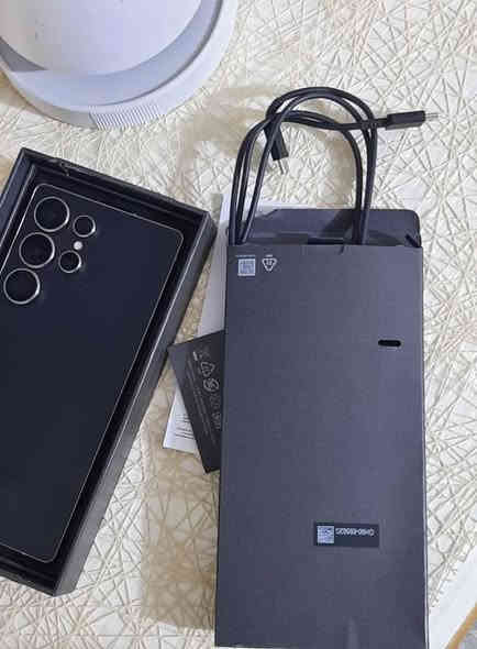 اس 25 الترا
ذاكره 256 عشوائيه 12💾
وكاله اصلي
اللون المميز التيتانيوم الاسود
مستخدم فقط شهرين 
الجهاز كارتون شوفة عينك
سعر 1125 الف
الرقم ***********
