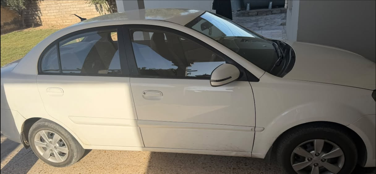كيا ريو للبيع ٢٠١٢ السعر ٩٠ ضررها بباب النفر الكدام تقريباً شبر مكينه ١٤
للتواصل ***********
سياره جاهزه وحلوه
