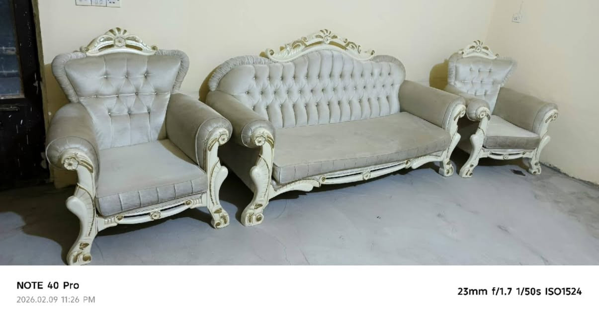 السلام عليكم تخم عشر مقاعد  350كربلاء حي المعلمين  ***********
