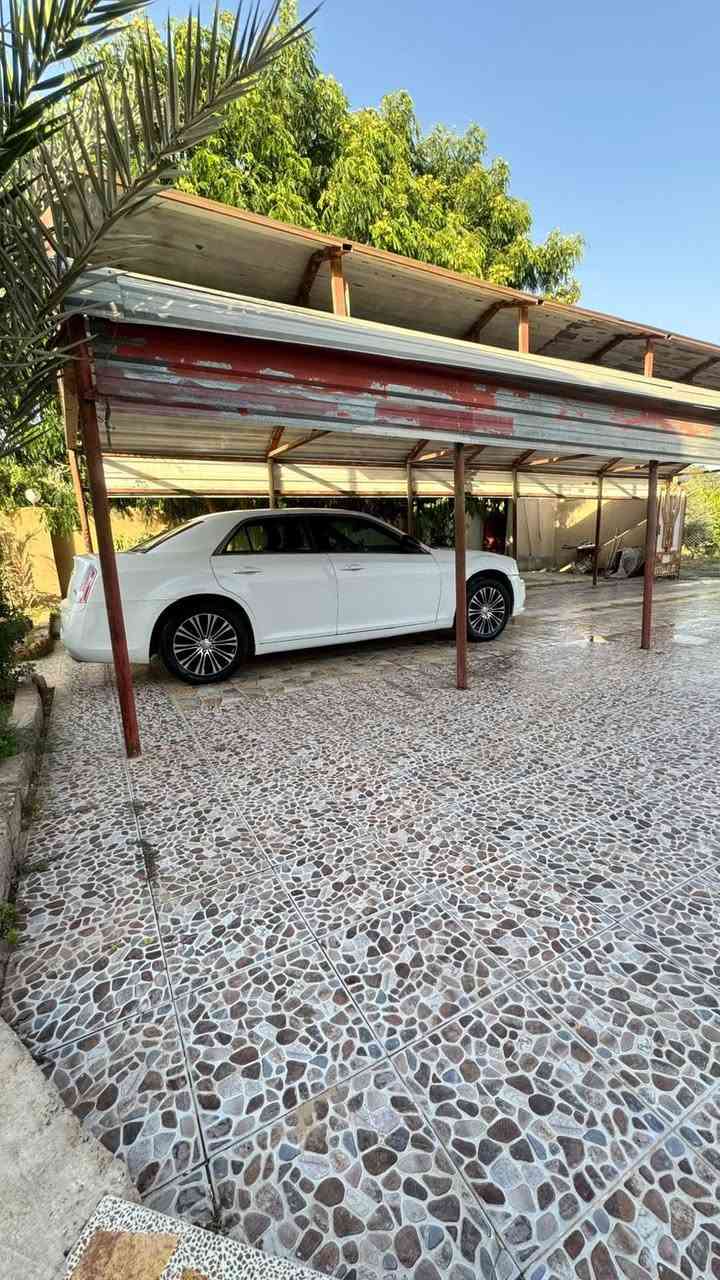 السلام عليكم
للبيع أوباما s300 
2014 فول 1/1 
بنوراما 
V6.3600
تايرات نص عمر 
صدر جديد 
السعر 68 وبيها مجال 
يرهم مراوس 
*********** 
مكاني صلاح الدين بيجي
