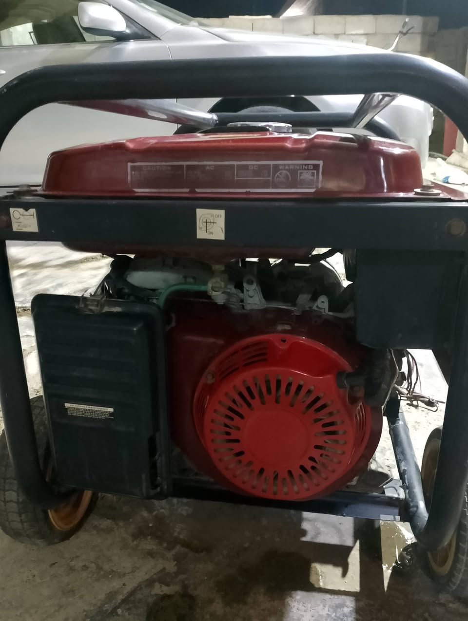 📢⚡ مولدة 5 كي في (5 kVA) ممتازة للبيع! ⚡
للبيع مولدة بنزين بحالة ممتازة وجاهزة للعمل فوراً.
​📋 المواصفات والتفاصيل:
​القدرة: 5 kVA (تشغل أجهزة المنزل🏠 الأساسية:  ثلاجة، مجمدة، إضاءة ).
​الحالة: (ممتازة / مستعملة بنظافة / بحالة الجديد).
​نوع الوقود: (بنزين⛽).
​نظام التشغيل: (تشغيل هندر/ سلف - 🔑مفتاح).
​المحرك: يعمل بكفاءة عالية،واقتصادية جداً في استهلاك الوقود.؟📞*********** واتساب

